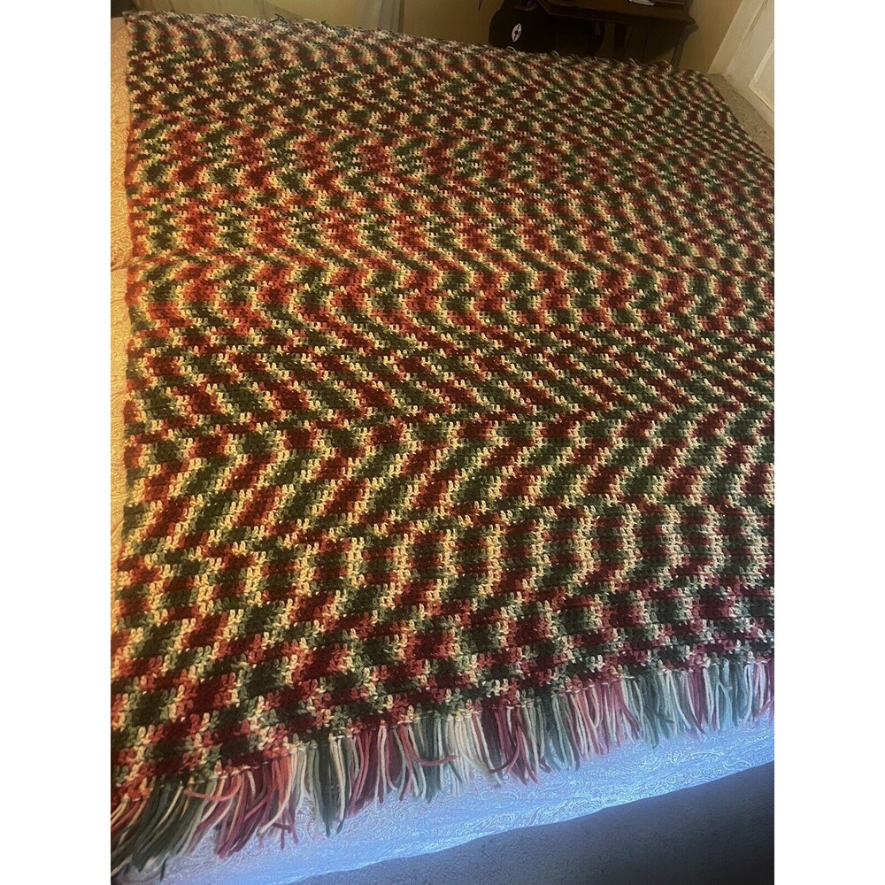 Handmade Crochet Afghan Red Green White 72”X 67” Ripple Bargello 3” Fringe